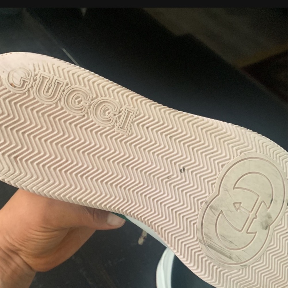 White shoe - Picture 6 of 8